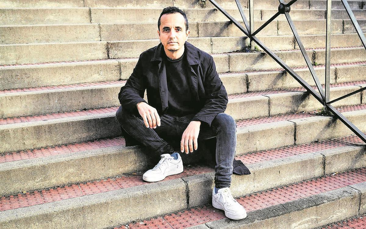 El guionista, productor y (ahora) escritor Rafa Luján.