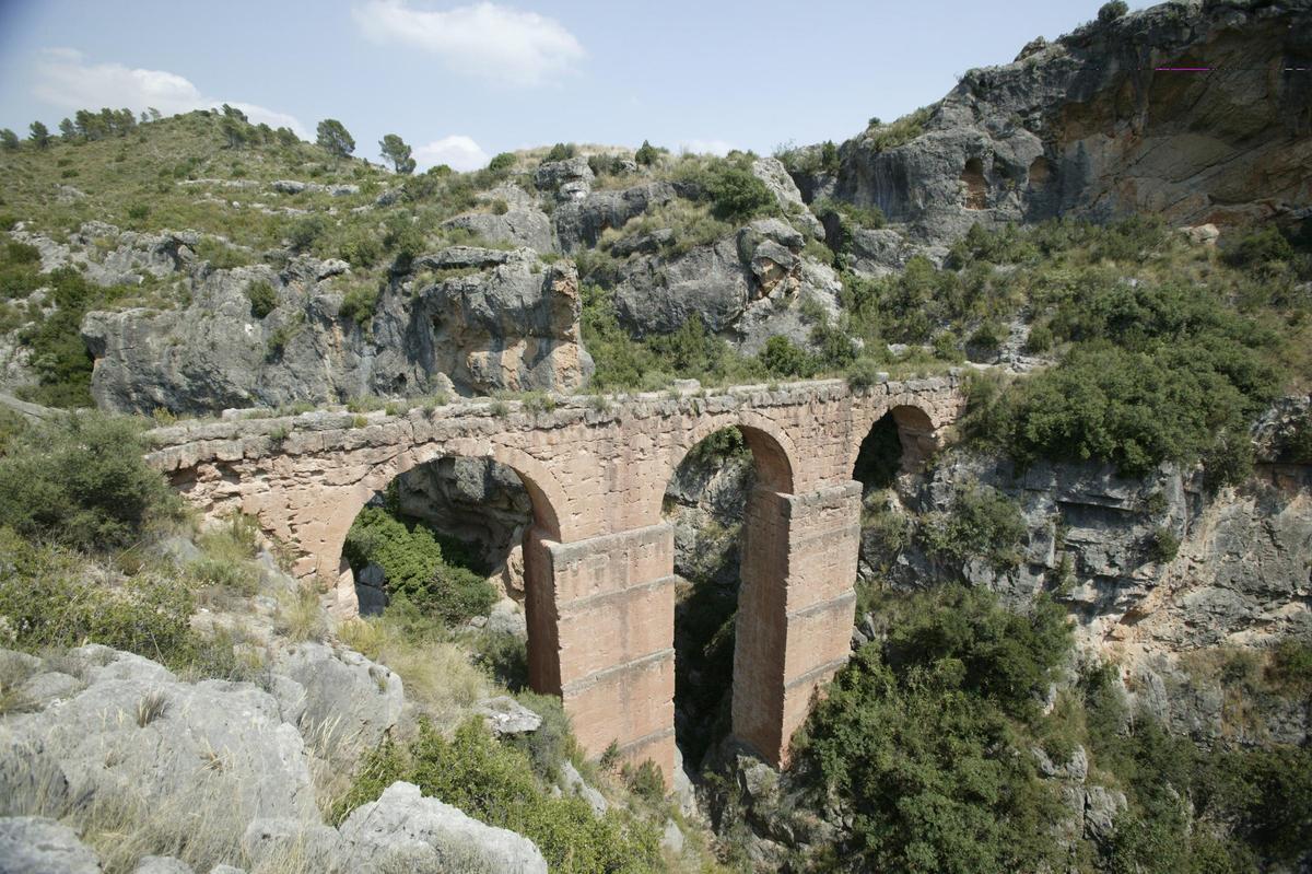 Acueducto de La Peña Cortada en Chelva