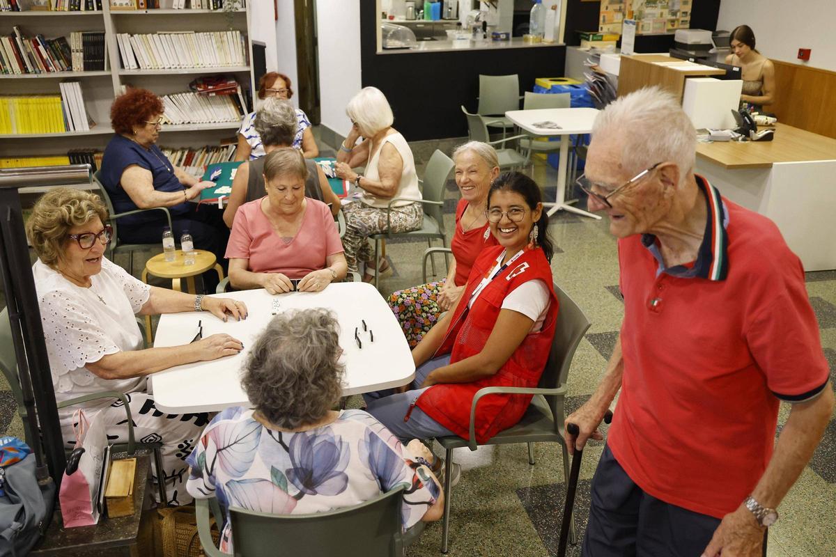 Les imatges de l'activitat comunitària a l'Espai Cívic Mercadal