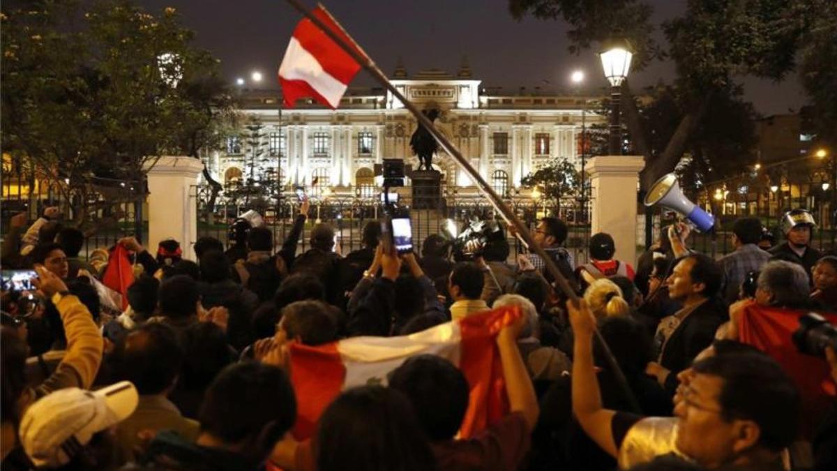 peru-celebraciones-congreso-efe