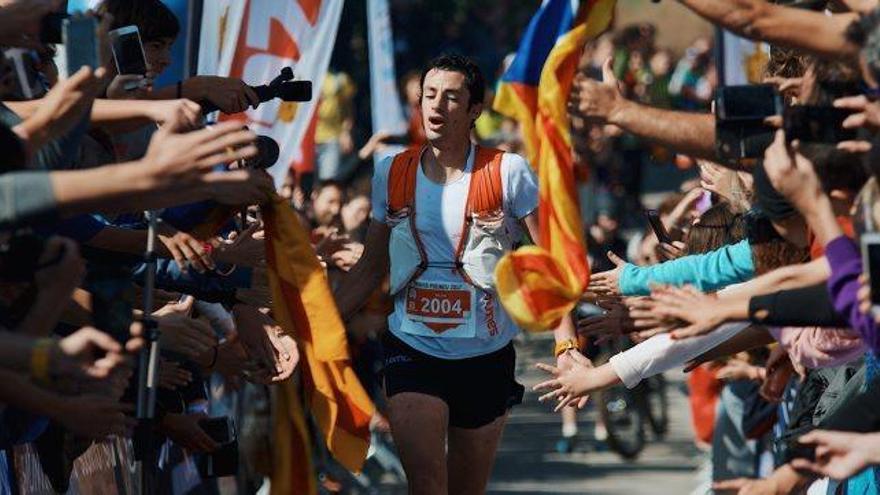 Kilian Jornet va ser el primer de completar els 42 quilòmetres de recorregut i va rebaixar en disset minuts el rècord de la prova, que tenia Ismail Razga des de l&#039;edició passada