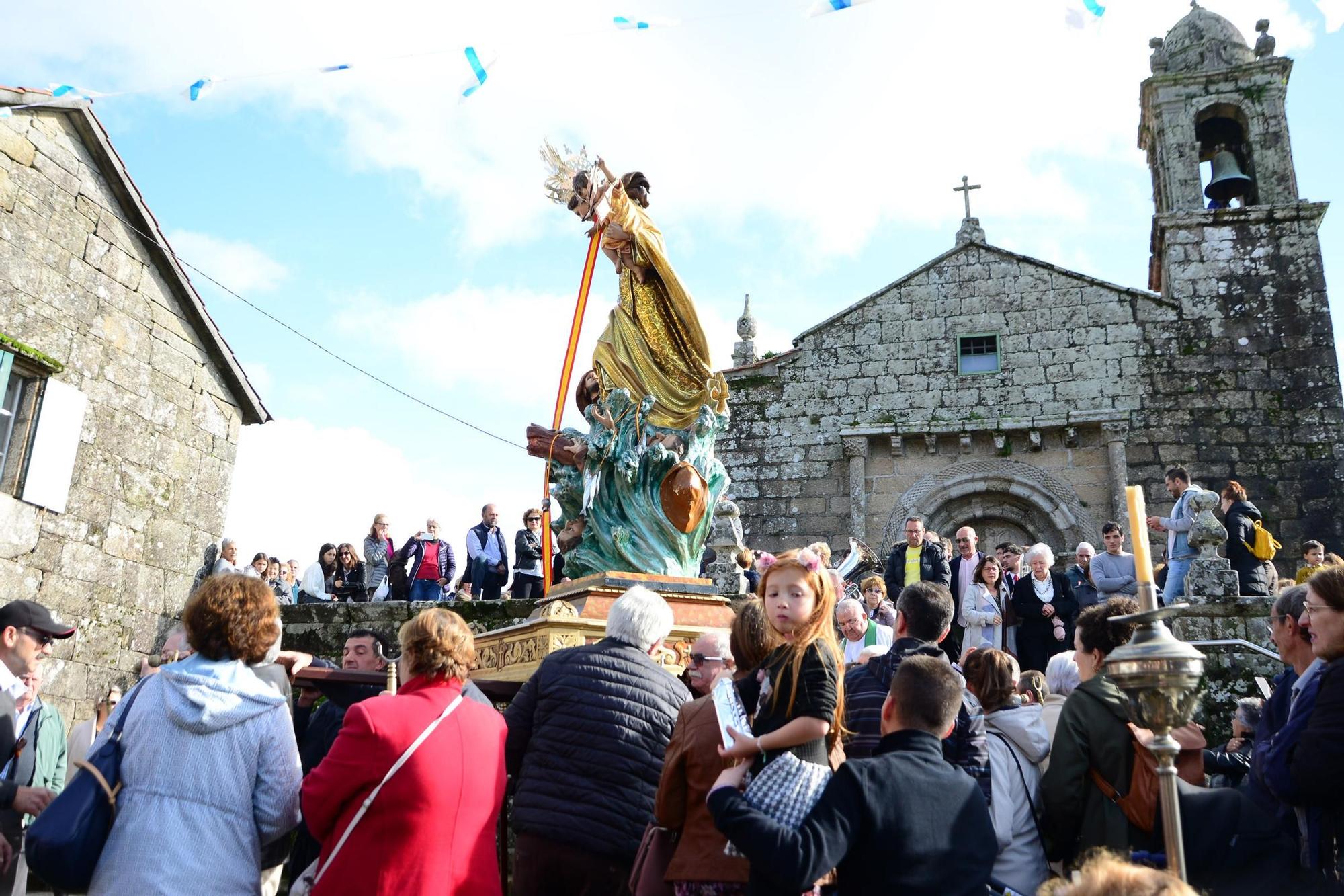 Las procesiones por el San Martiño de Moaña y Bueu aprovechan la tregua de la lluvia