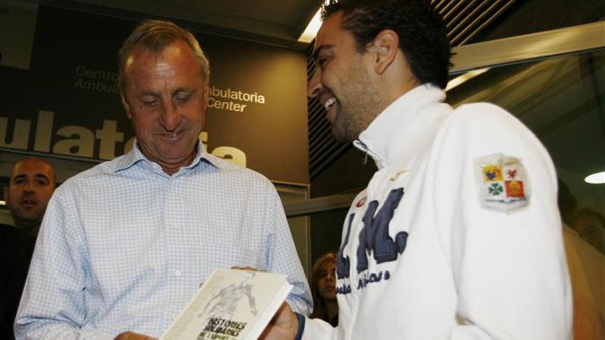 Xavi y Cruyff tuvieron una relación muy estrecha y una admiración mutua
