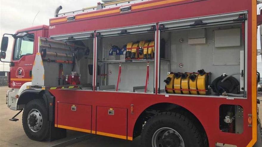 Los bomberos mantienen que hubo irregularidades y la Diputación defiende el proceso