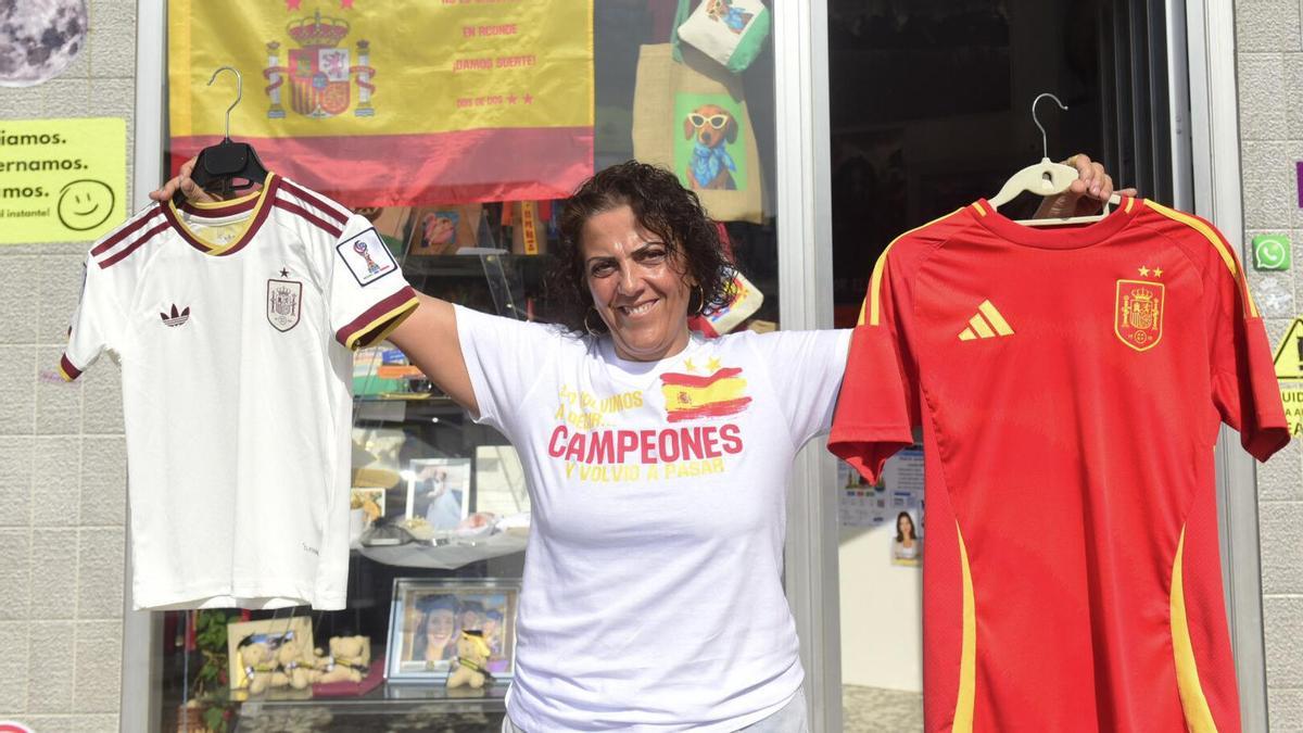 Rebeca Conde, de RConde, con la camiseta con la segunda estrella