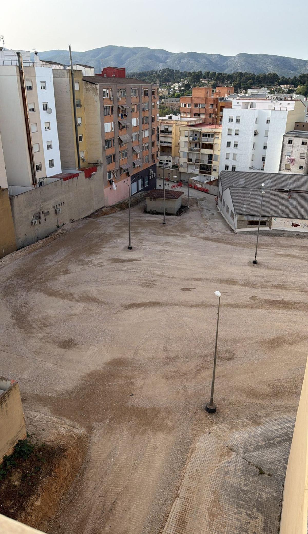 Vista del nuevo espacio de aparcamiento puesto en marcha en el barrio de Sant Josep de Ontinyent.