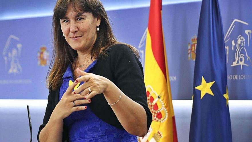 Laura Borràs explicant la seva intervenció al Congrés.