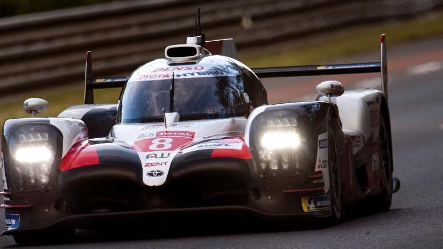 El español Fernando Alonso, a bordo de su Toyota TS050 Hybrid.