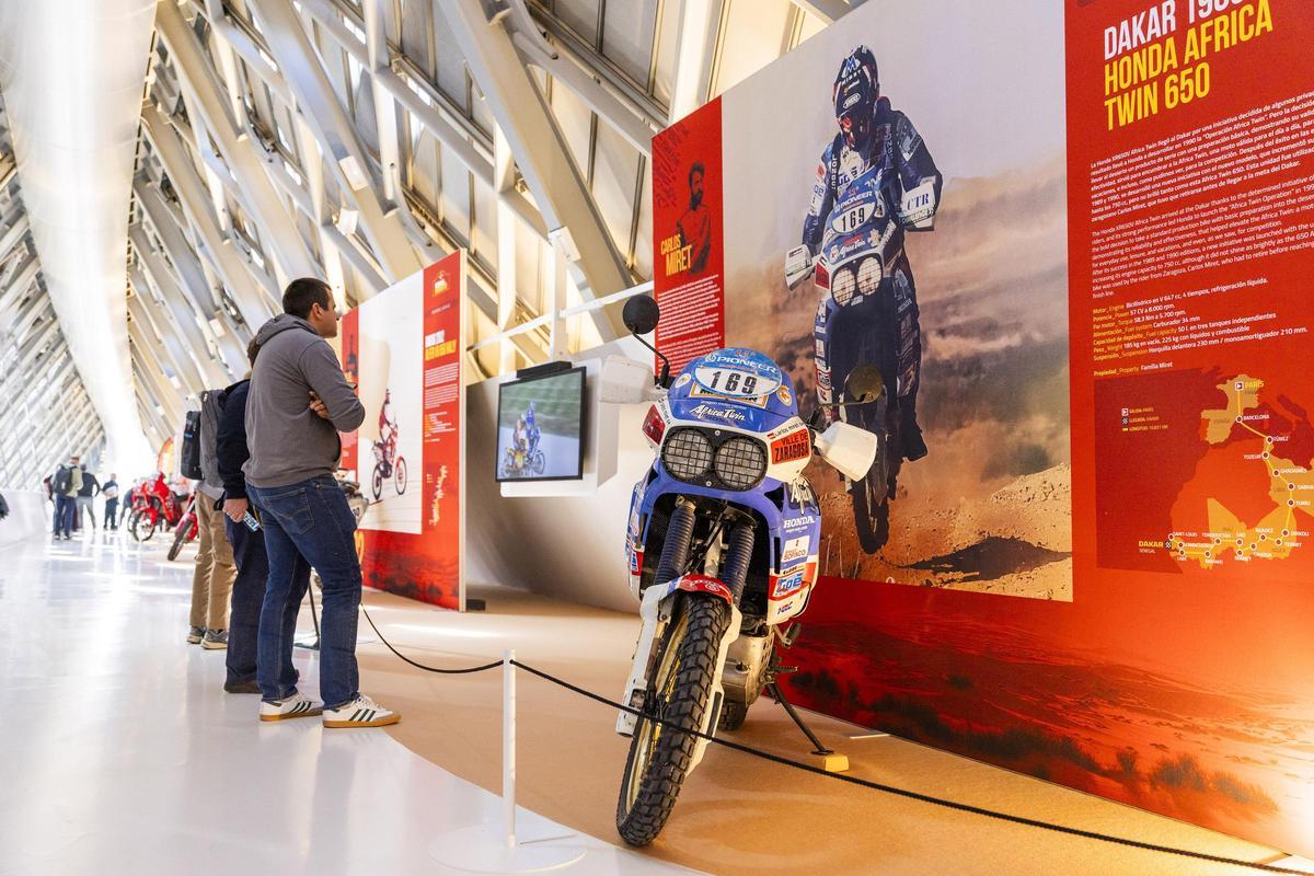Reinas del desierto: la memoria del Dakar toma Zaragoza