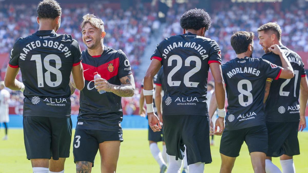 Mateo Joseph celebra tras anotar un gol durante el partido de liga entre Sevilla y Mallorca.
