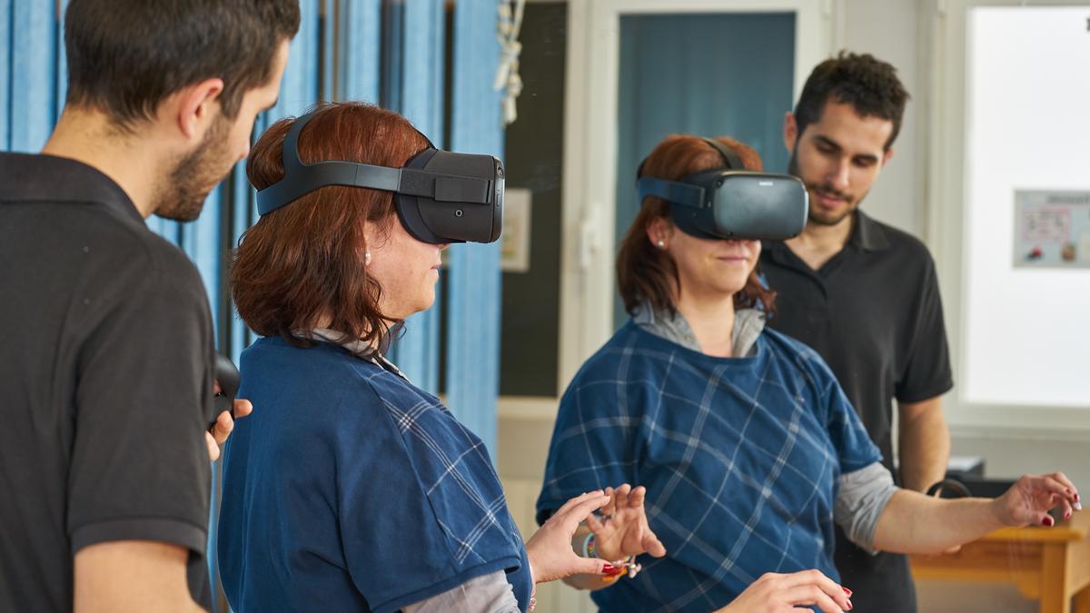 La clínica dispone de herramientas de realidad virtual para tratar diversas dolencias.