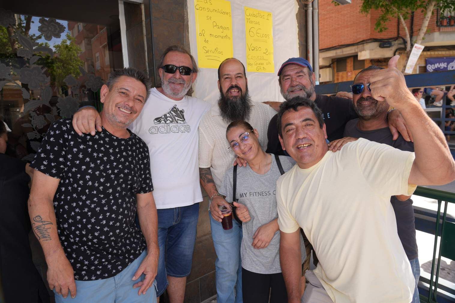 El Grau da inicio a las fiestas de Sant Pere con pólvora, bous y música