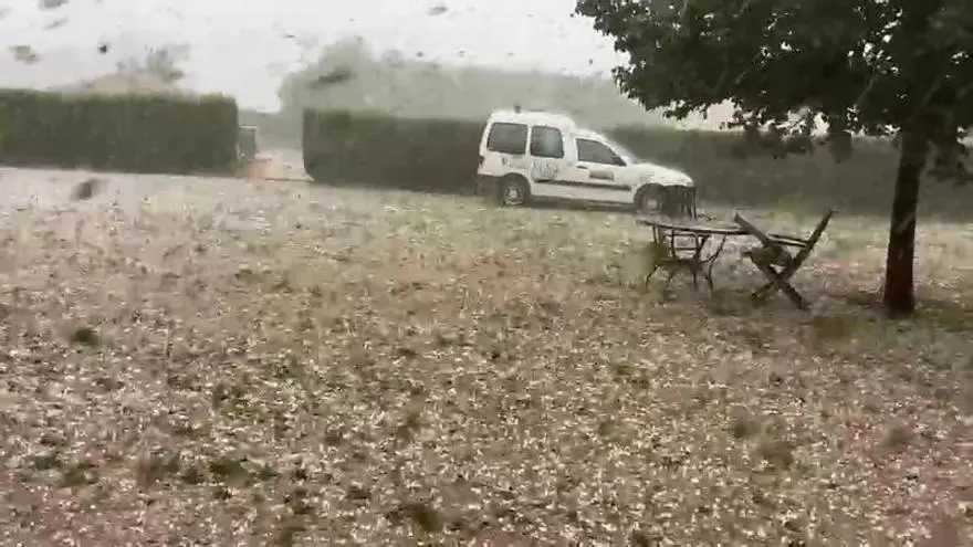 Las tormentas inundan las calles del Altiplano y provocan incidencias en Jumilla