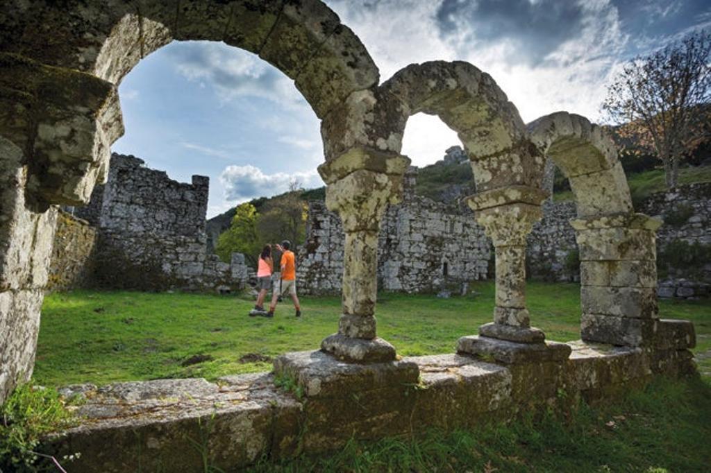 Ruinas del Monasterio Santa María de Junias