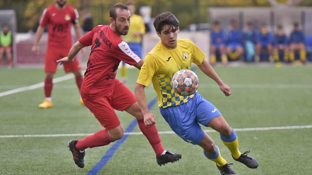 El FC Joanenc i el FC Pirinaica apostaven per la represa de la lliga amb efectes classificatoris