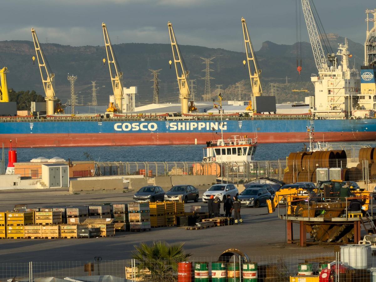 Muelle norte del puerto comercial de Sagunt.