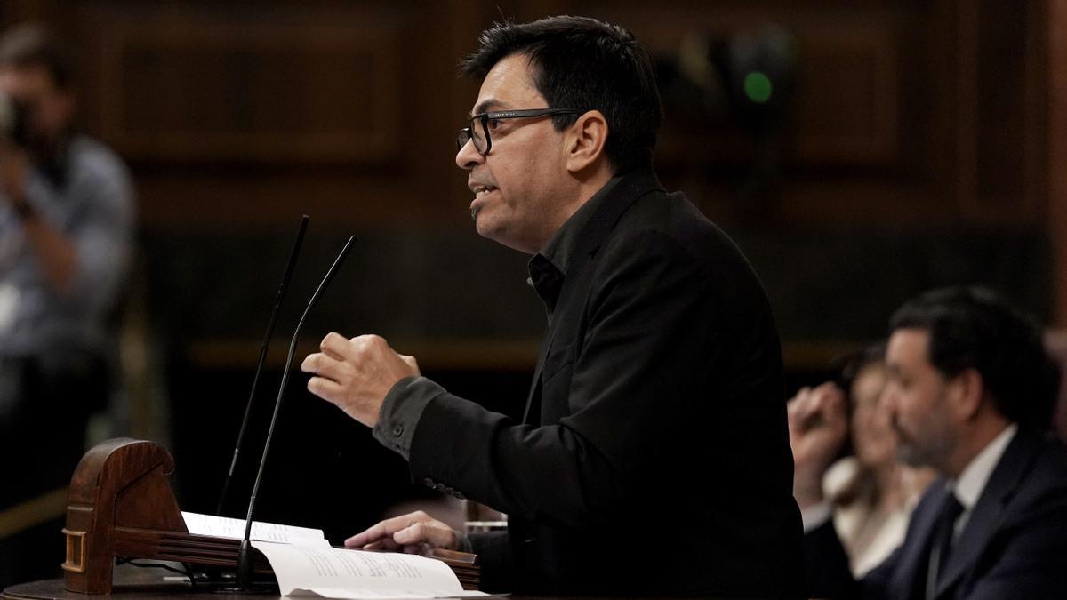 Gerardo Pisarello, diputado de Sumar y secretario de la Mesa del Congreso, durante el debate sobre la amnistía.