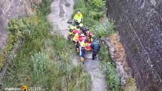Susto en Aínsa tras la caída de un joven por un puente