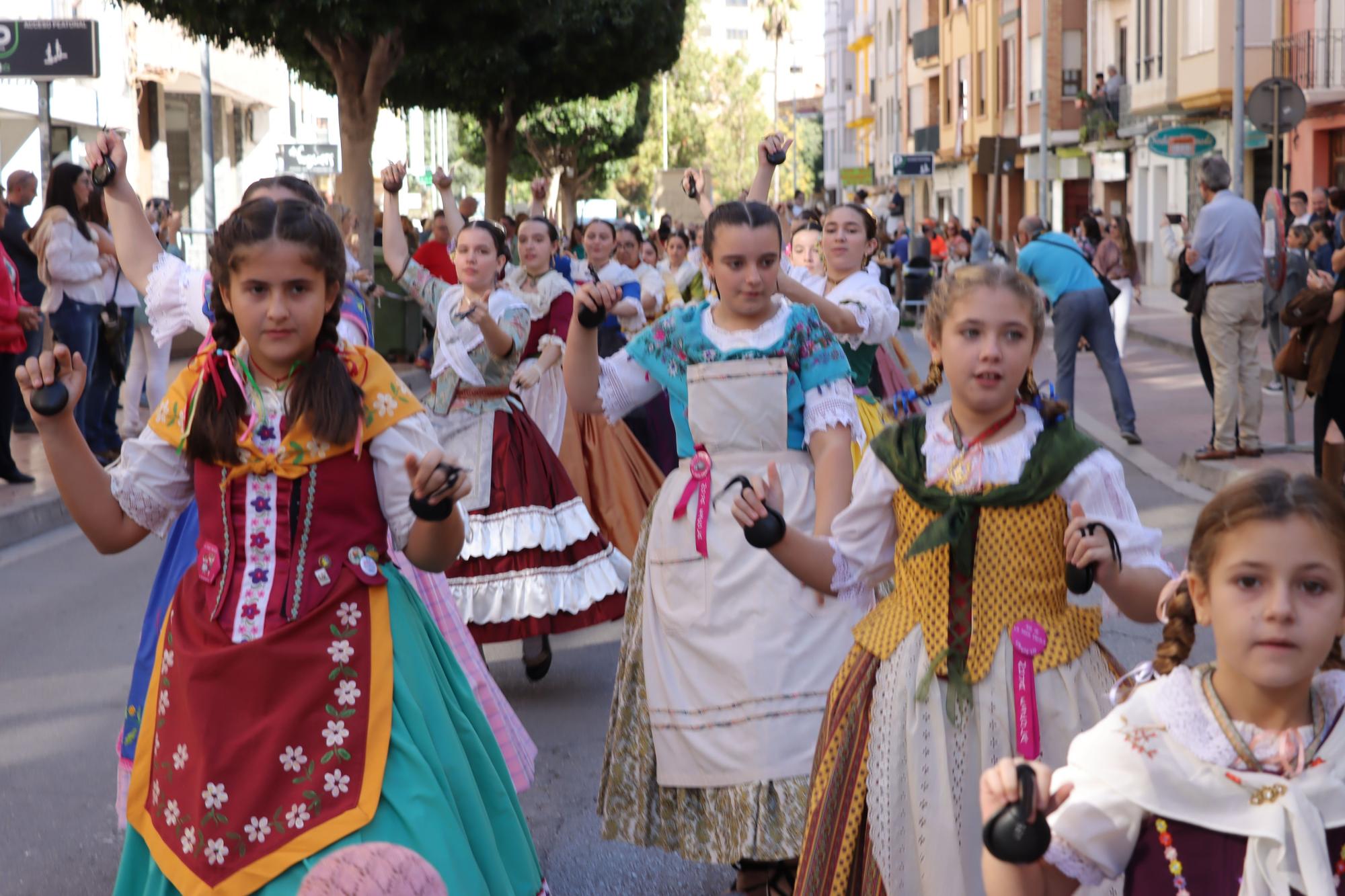 Así ha sido el esperado Pregonet que ha inundado de color las calles de Castellón