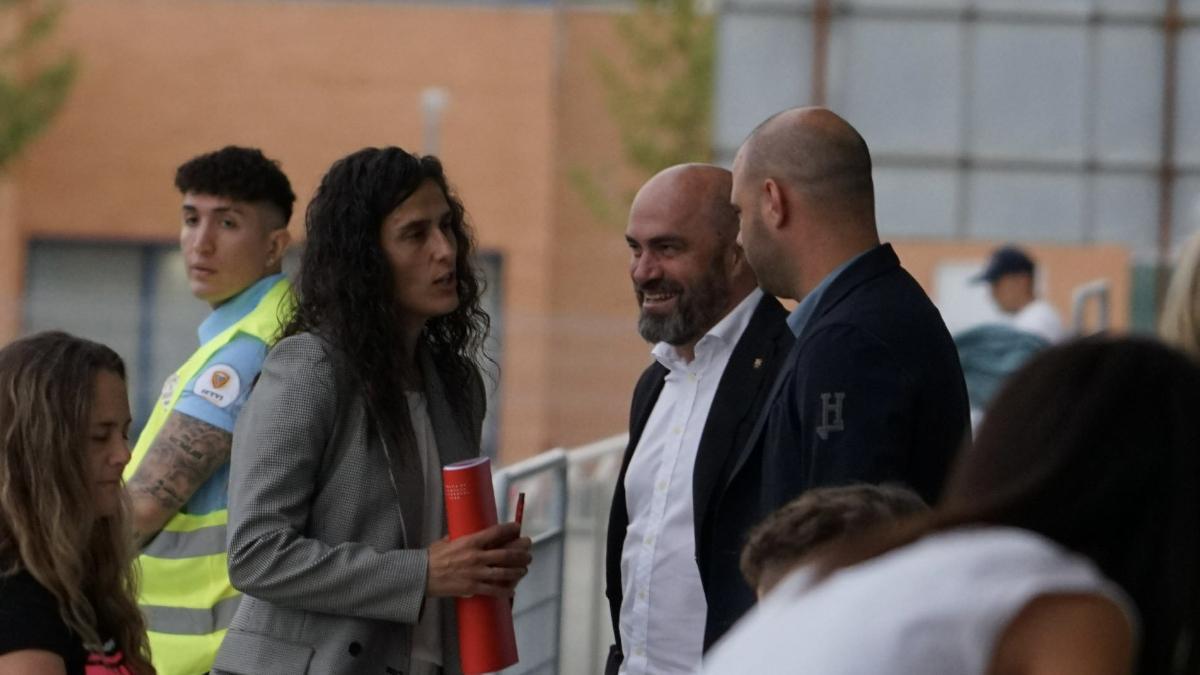 Montse Tomé con Markel Zubizarreta en el Estadio Fernando Torres