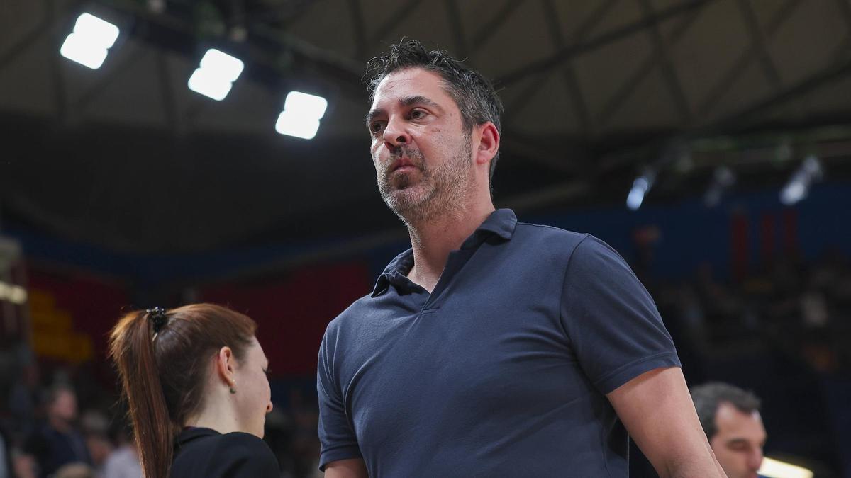 Juan Carlos Navarro debe buscar soluciones a la situación complicada el Barça