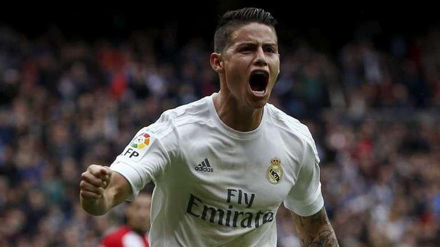 James celebra un gol en el Bernabéu. // Efe