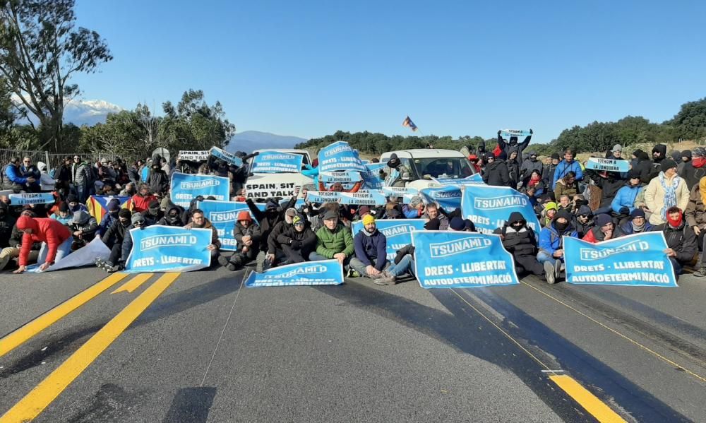 Tsunami Democràtic talla La Jonquera