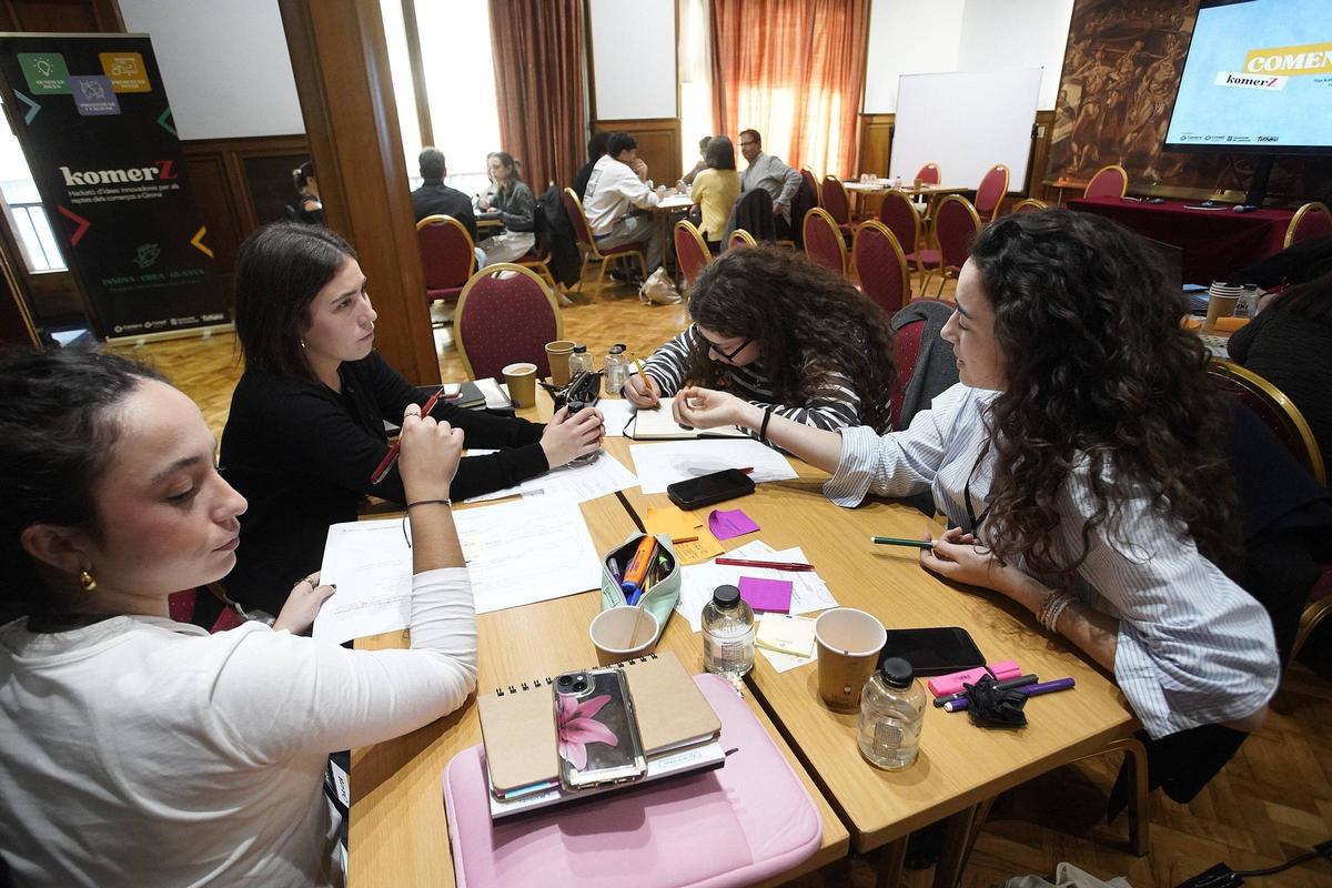 Les imatges de la hackató a la Cambra de Comerç de Girona