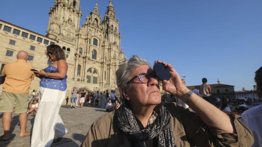 76 segons de foscor que van fer història malgrat els núvols en diversos punts