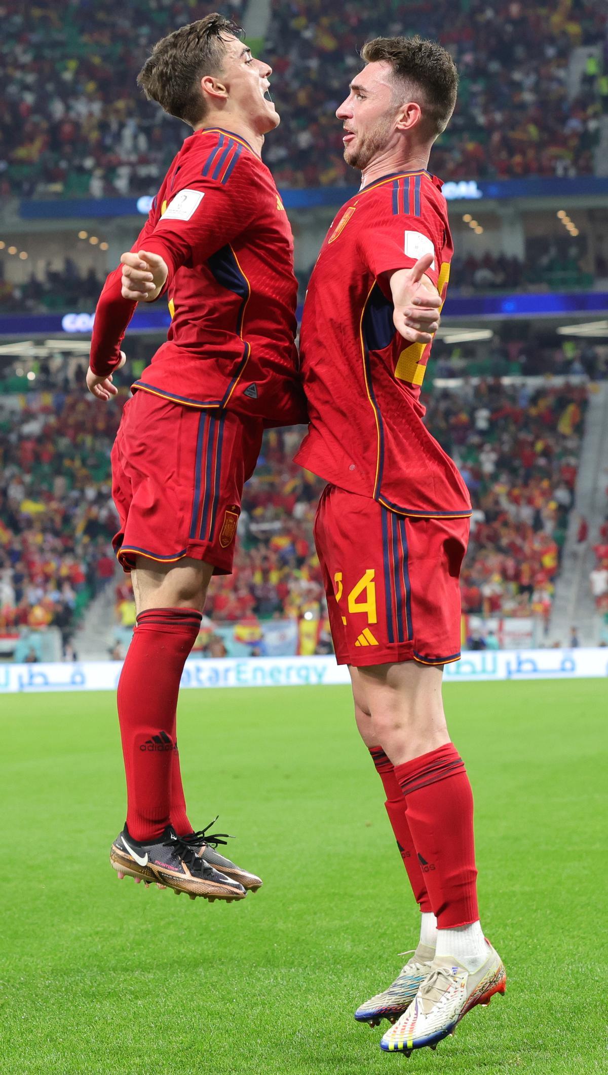 Doha (Qatar), 23/11/2022.- Gavi (L) of Spain celebrates scoring the 5-0 lead during the FIFA World Cup 2022 group E soccer match between Spain and Costa Rica at Al Thumama Stadium in Doha, Qatar, 23 November 2022. (Mundial de Fútbol, España, Catar) EFE/EPA/Abir Sultan