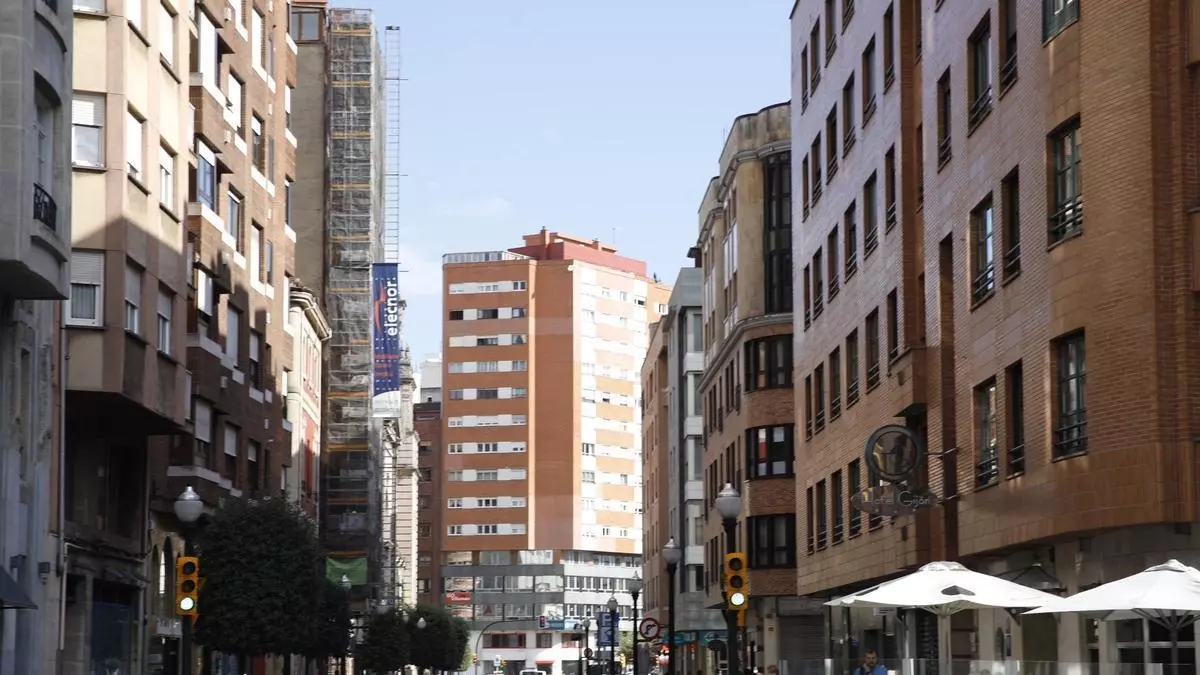 Aplicar el "IBI para ricos", hacerlo más caro en la zona rural que en la urbana y que castigue las viviendas vacías: planes de IU y Podemos para el IBI en Gijón