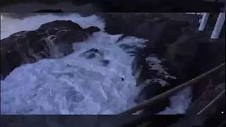 Un bañista imprudente desafía a la borrasca Emilia en Canarias