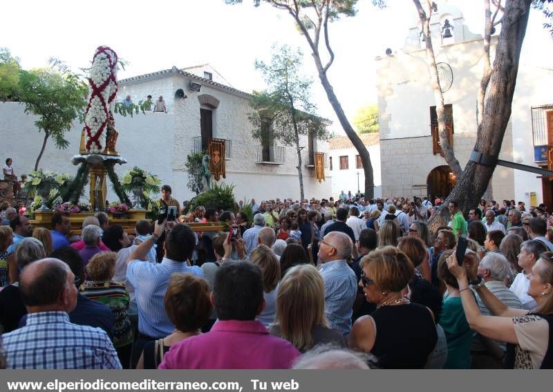 GALERÍA DE FOTOS -- Vila-real se vuelca en la procesión a la ermita