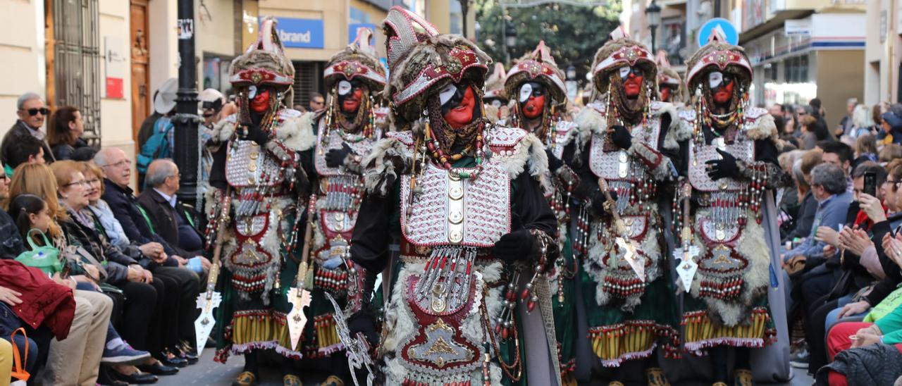 Presencia de los Moros d&#039;Alqueria en la última cabalgata anunciadora de las fiestas.