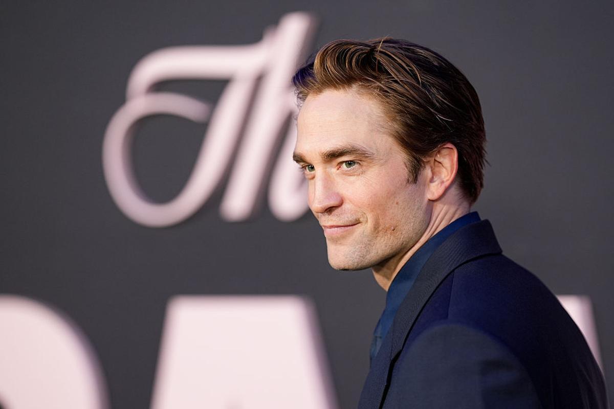 Robert Pattinson se libró de una acosadora quejándose de su vida