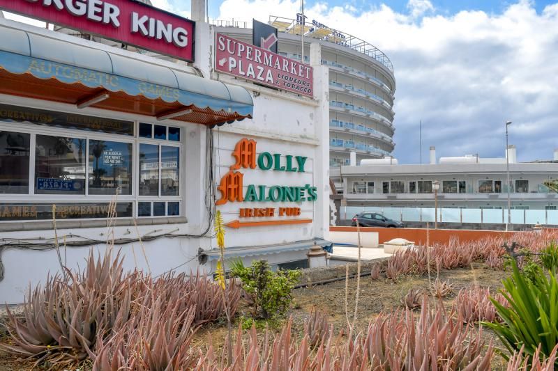 Estado de abandono de los centros comerciales y de ocio del Sur