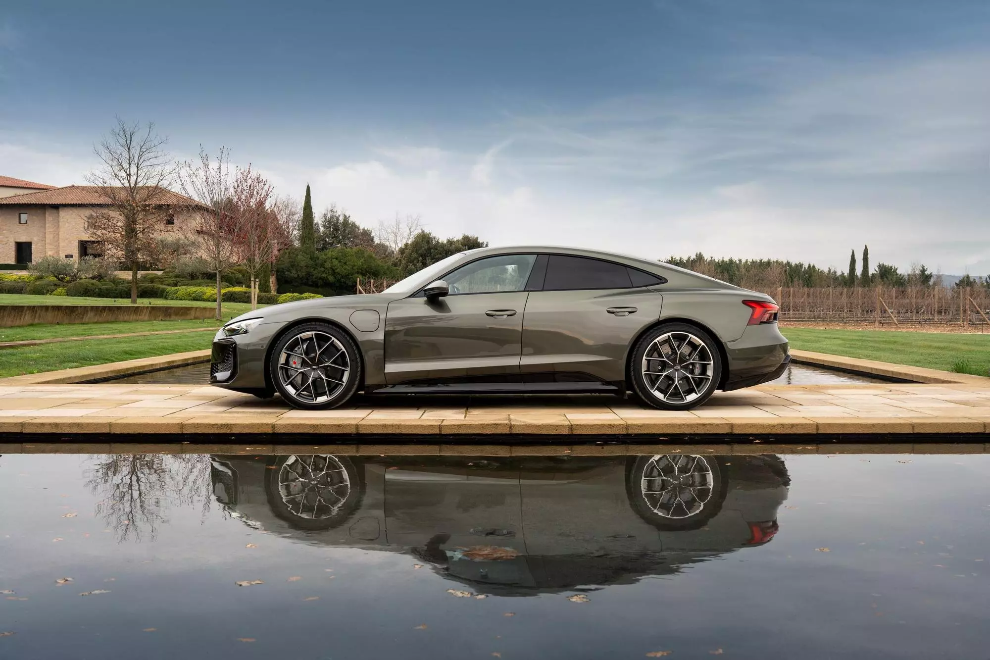 995a826a-e9e2-406f-bcd7-d821665b666a_sou