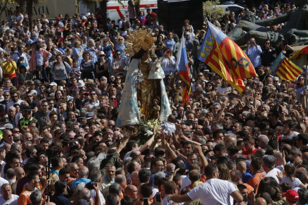 Día de la Virgen de los Desamparados: Traslado de la Mare de Déu