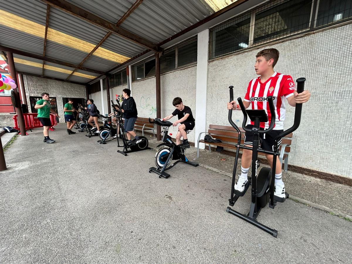 EN IMÁGENES: El alumnado de TSEAS del Instituto Corvera moviliza a 200 estudiantes por el Día del Deporte EN IMÁGENES: El alumnado de TSEAS del Instituto Corvera moviliza a 200 estudiantes por el Día del Deporte
