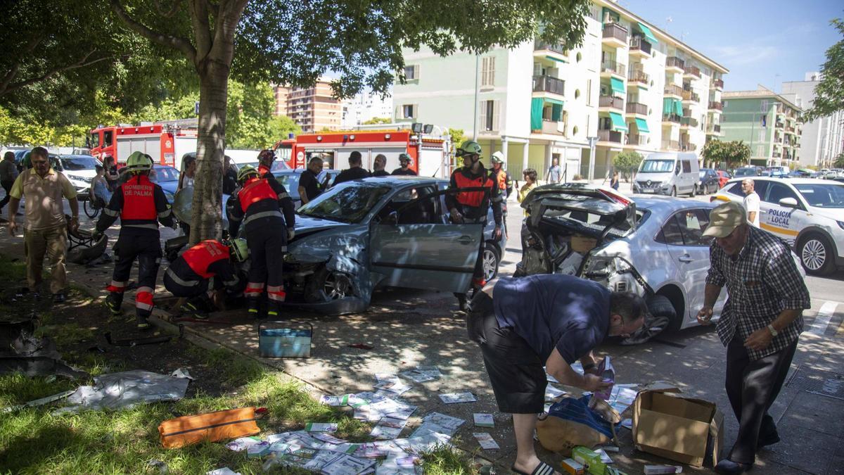 Los coches quedaron destrozados