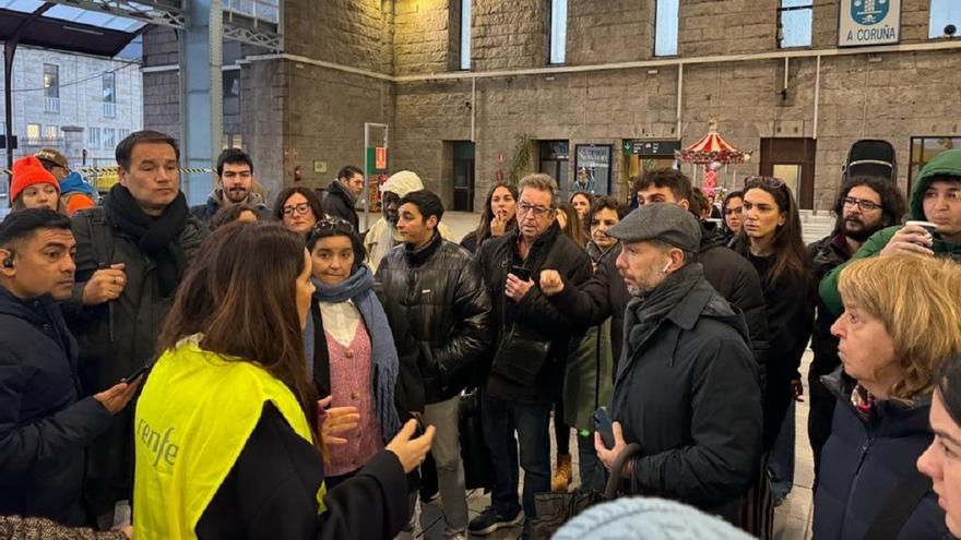 Una avería en la estación de tren de A Coruña causa retrasos de hasta tres horas en Santiago