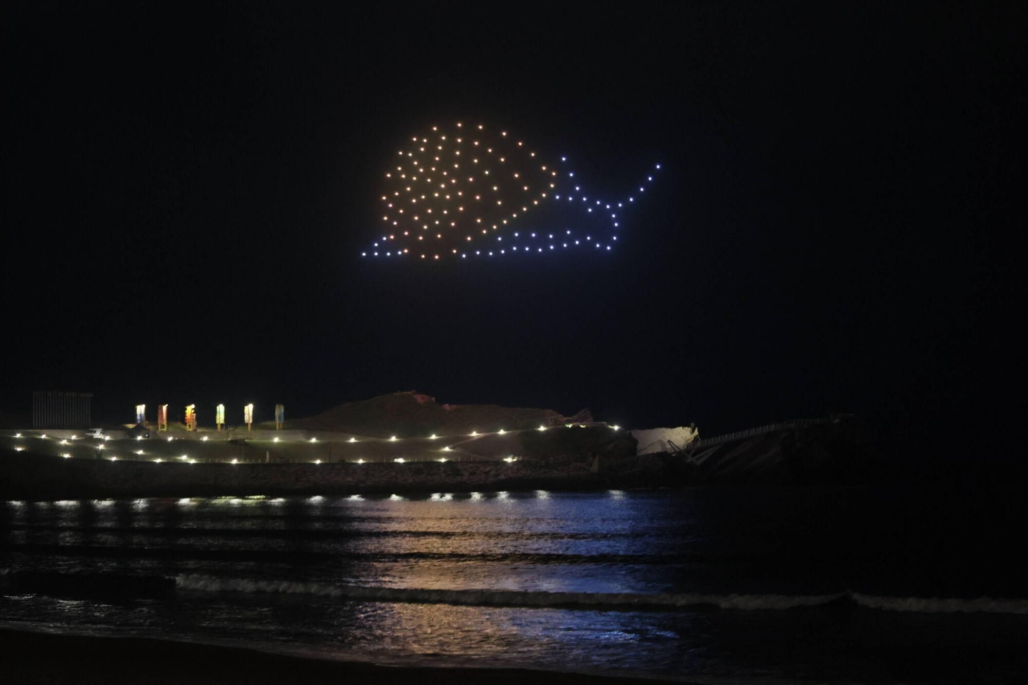 En imágenes: Así fue el show de drones sobre Salinas