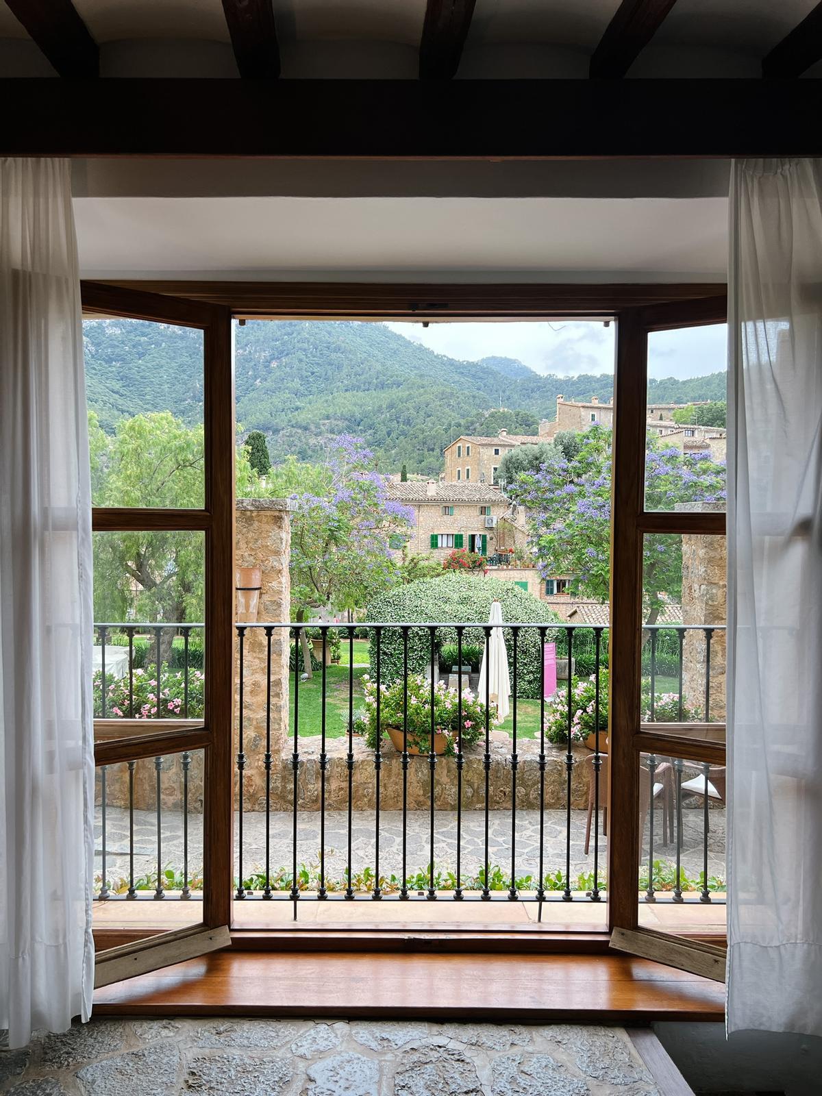 Las vistas desde su habitación en el Hotel Belmond La Residencia Deià.