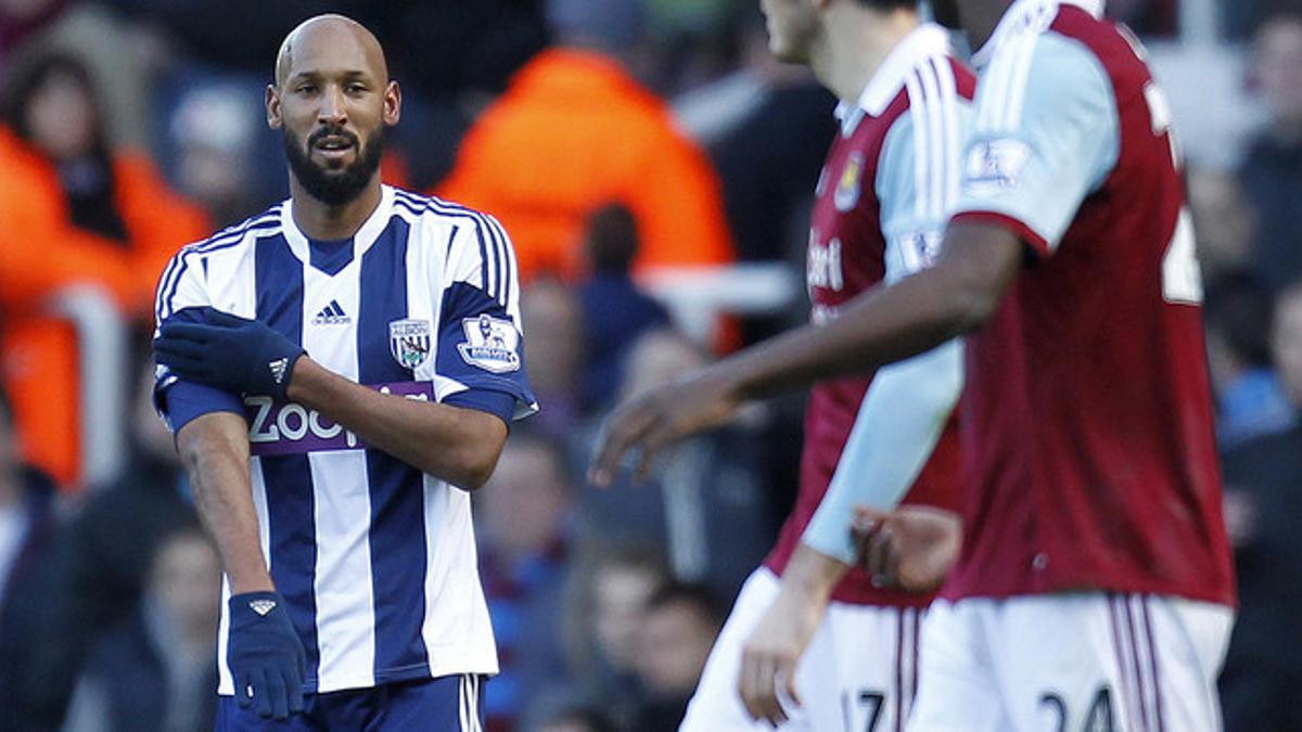 Nicolas Anelka, delantero del West Bromwich Albion, celebrando un gol con el gesto de la 'quenelle'