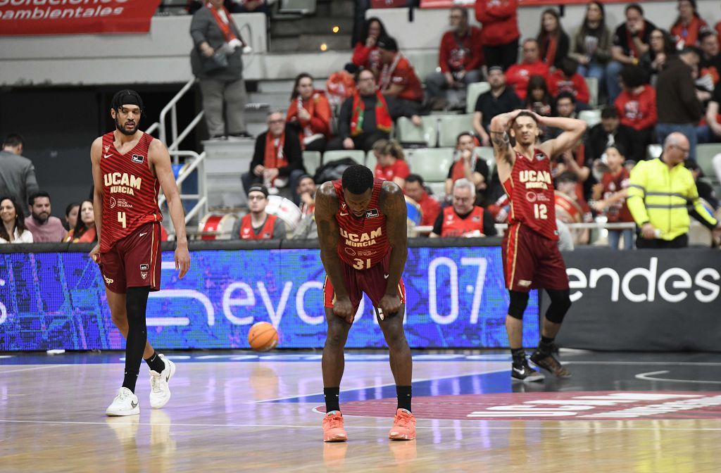 Todas las imágenes del partido del UCAM Murcia contra el Bàsquet Girona