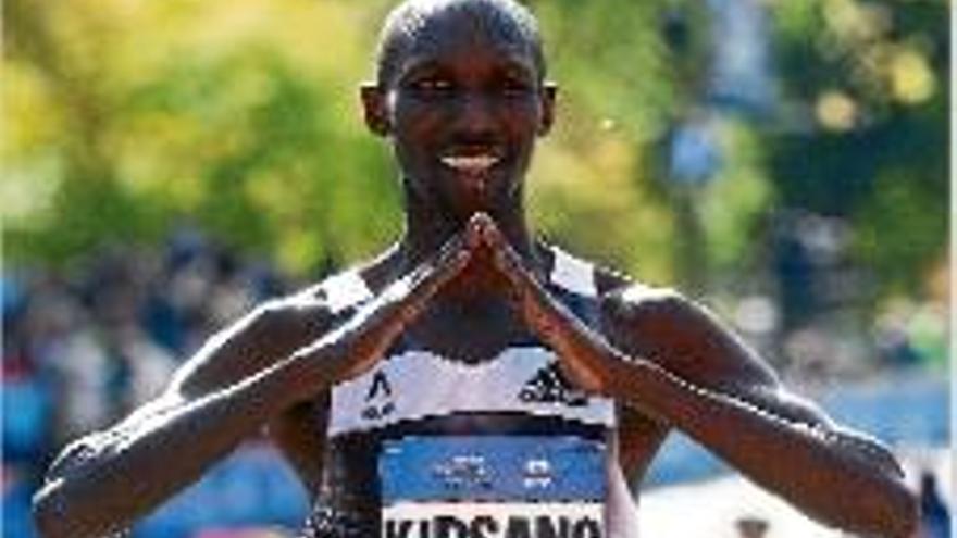 L&#039;atleta kenià Wilson Kipsang      s&#039;endú la Marató de Nova York