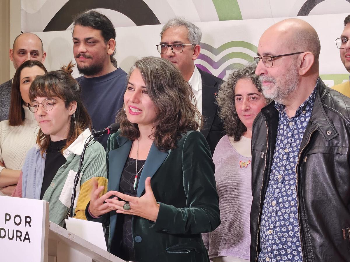 La candidata de Unidas por Extremadura a la presidencia del Gobierno extremeño, Irene de Miguel, en la noche electoral.