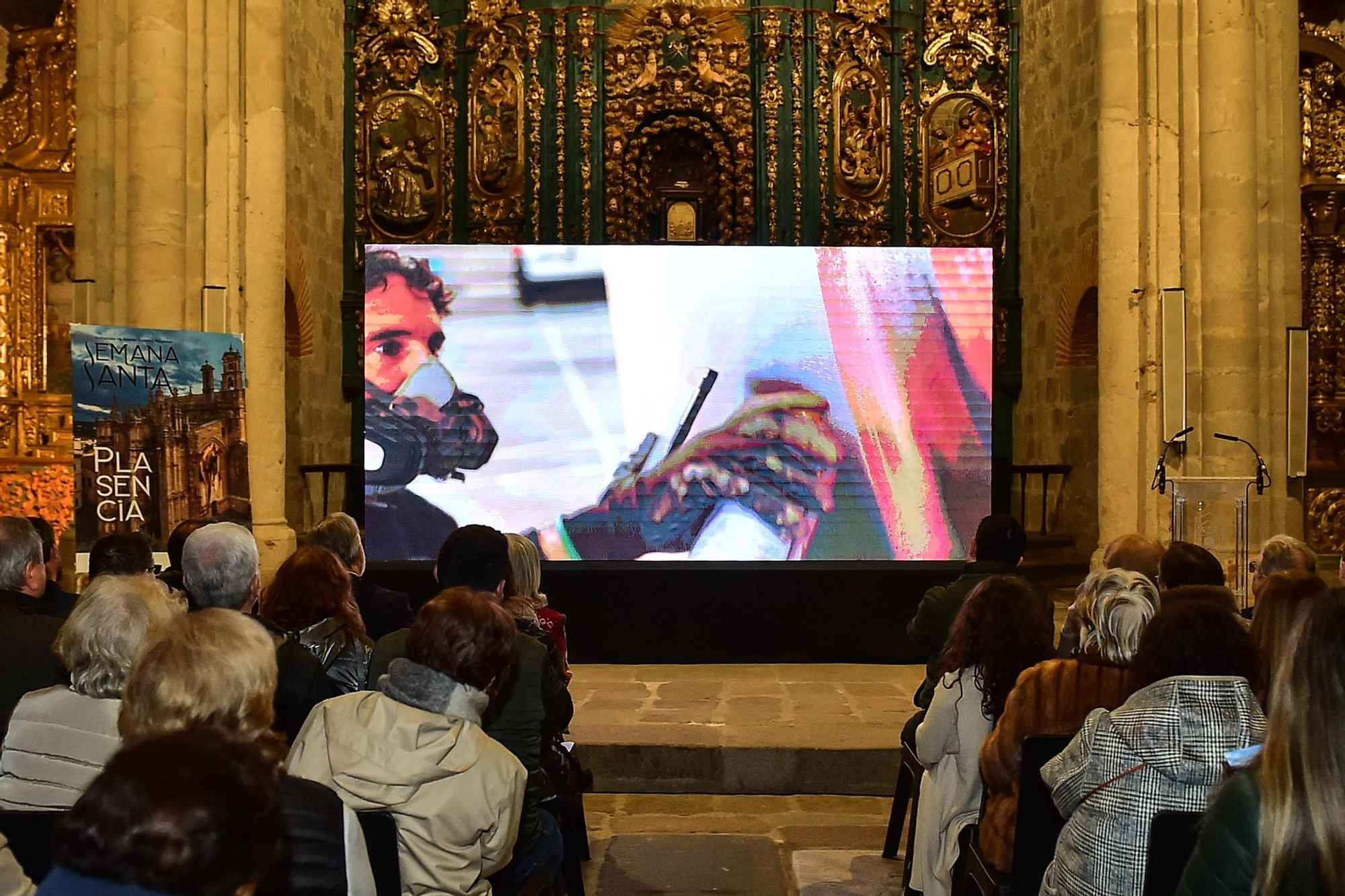 Así ha sido la presentación del cartel de la Semana Santa de Plasencia