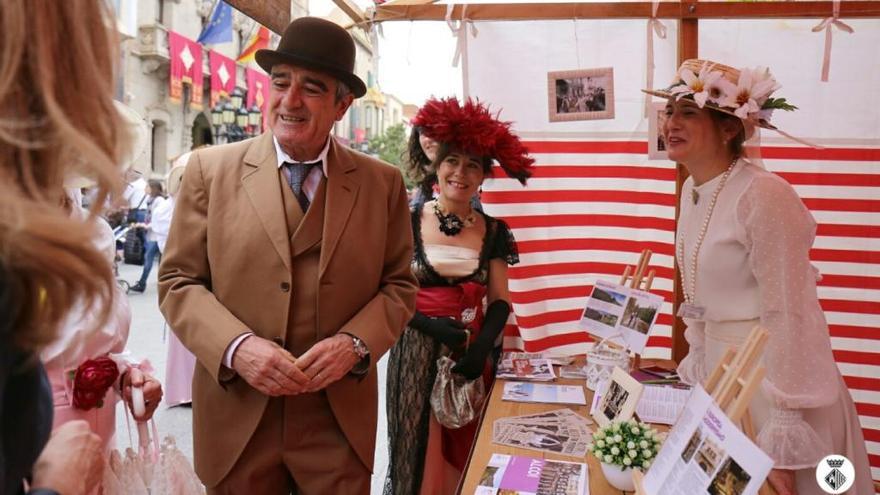 Alfredo Vega y Lorena Zamorano en la Feria Modernista de Terrassa.