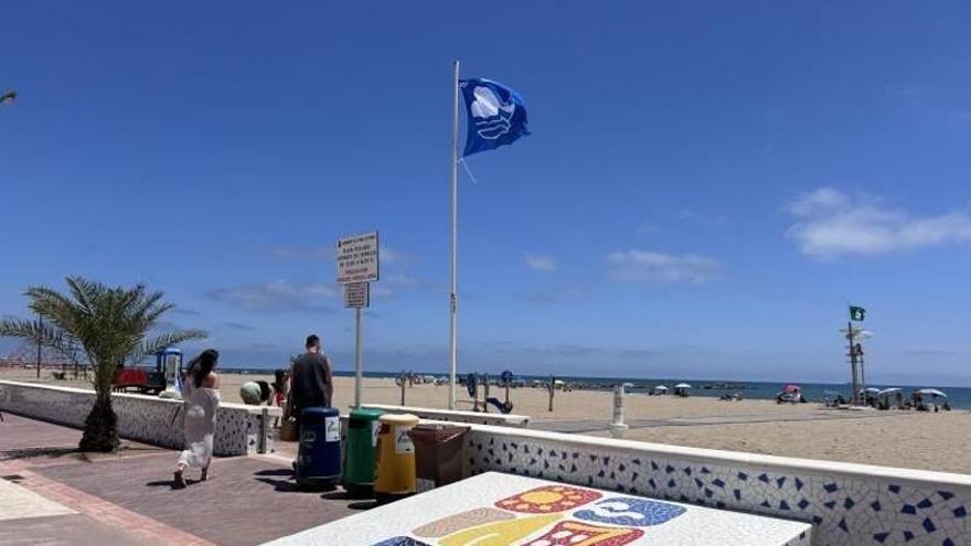 Nuevos bancos, calistenia y actividades juveniles llegarán a la playa de La Pobla de Farnals